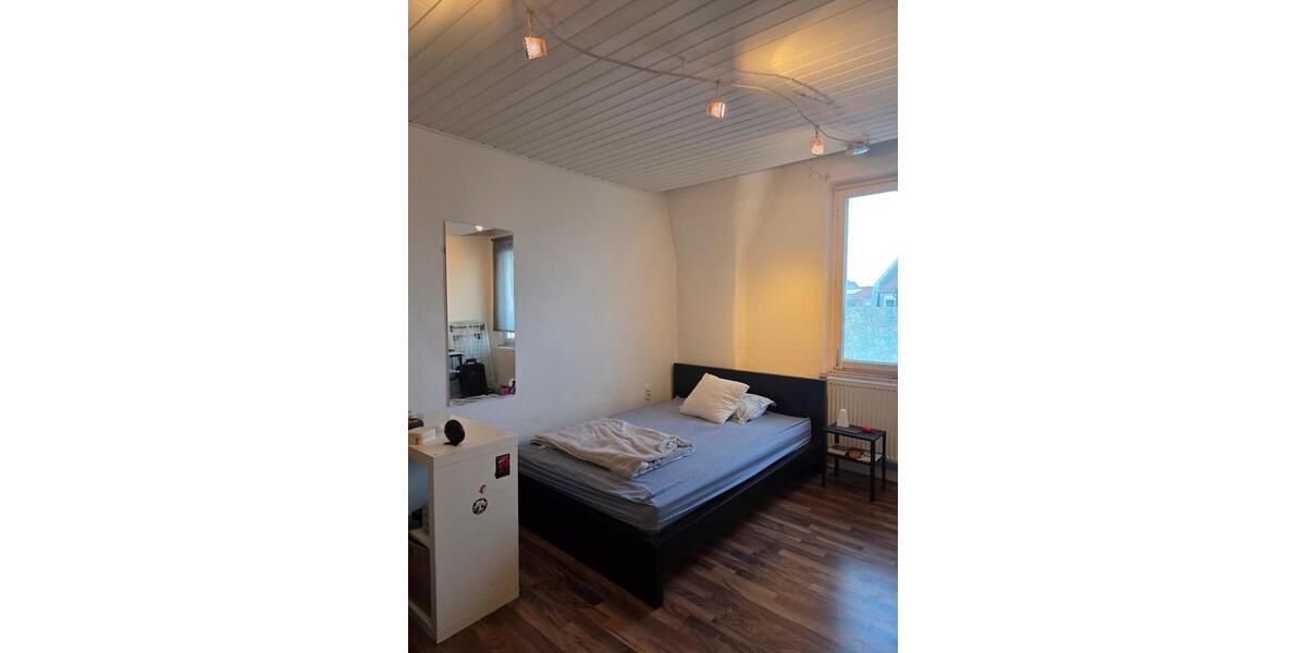Etagenwohnung Fürth Südstadt - 4 Zimmer, 140 m&sup2;, 450&euro; | Angebot:25951787