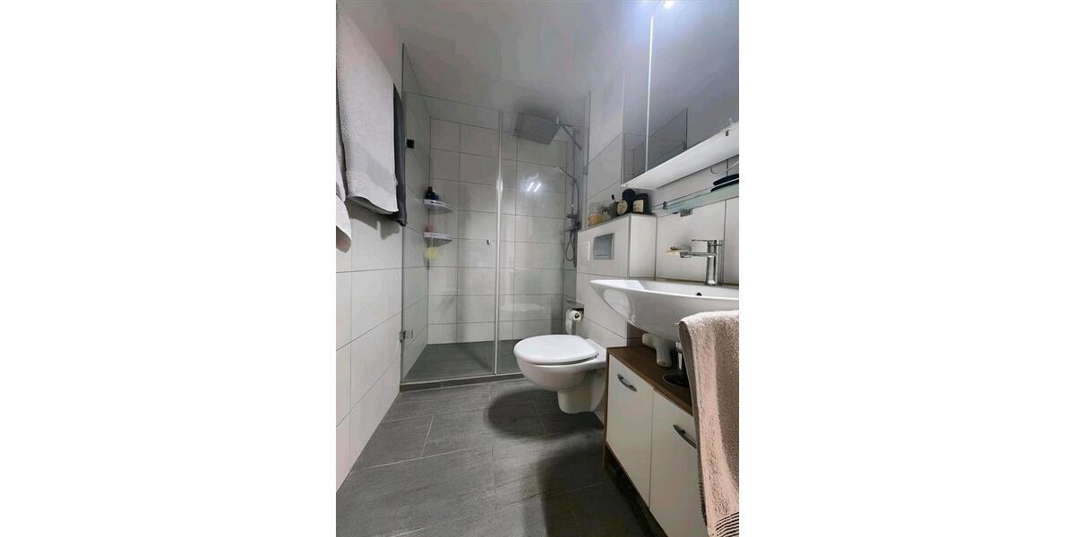 Modernisierte 2-Zimmer-Wohnung mit EBK und Balkon 2 zimmer