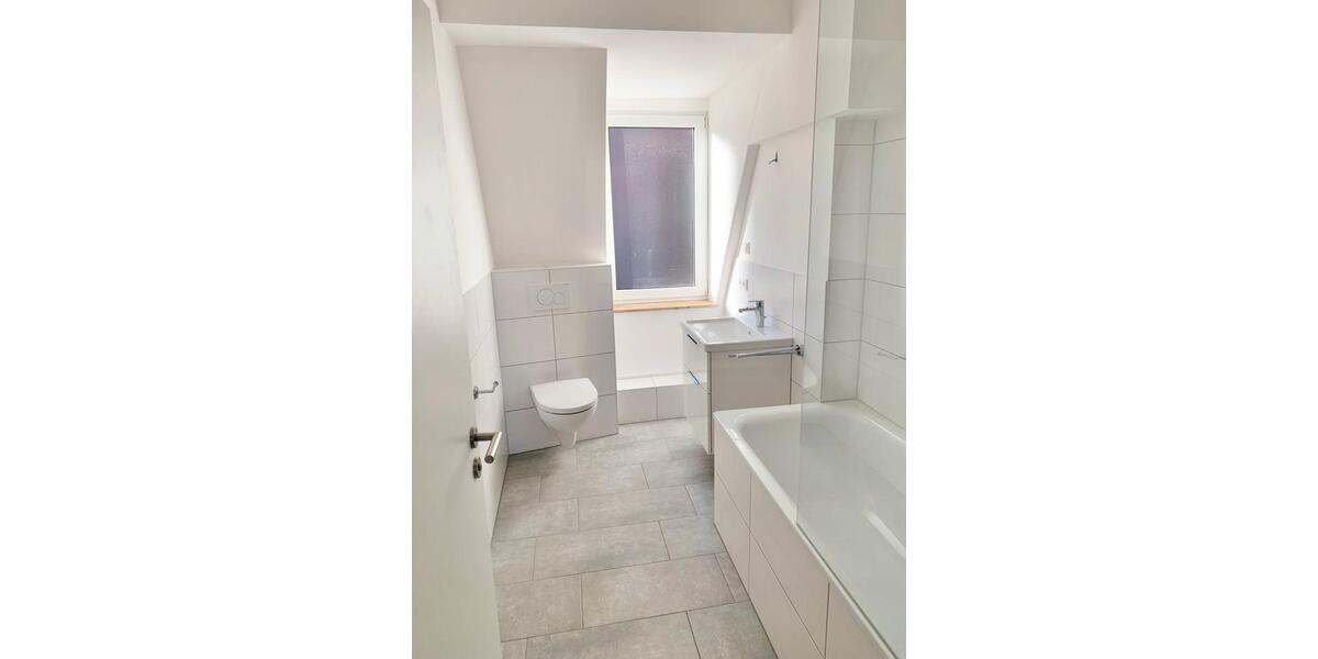 Großzügige sanierte 4-Zi Altbauwohnung. Geh. Ausstattung 4 zimmer