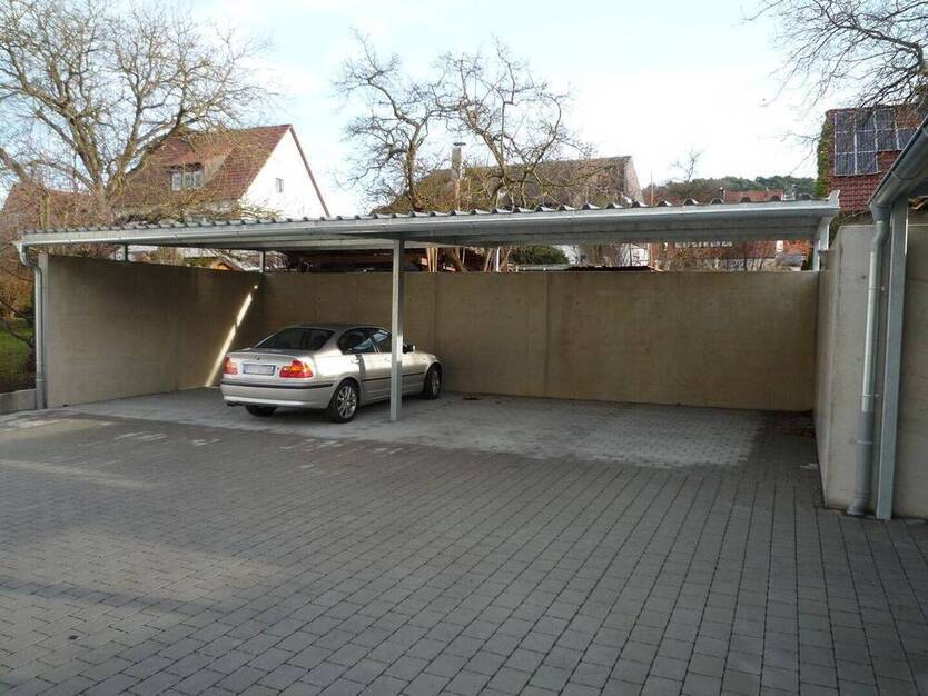 Neuwertige Wohnung am Kellerwald inkl. 2x Stellplätzen und Einbauküche