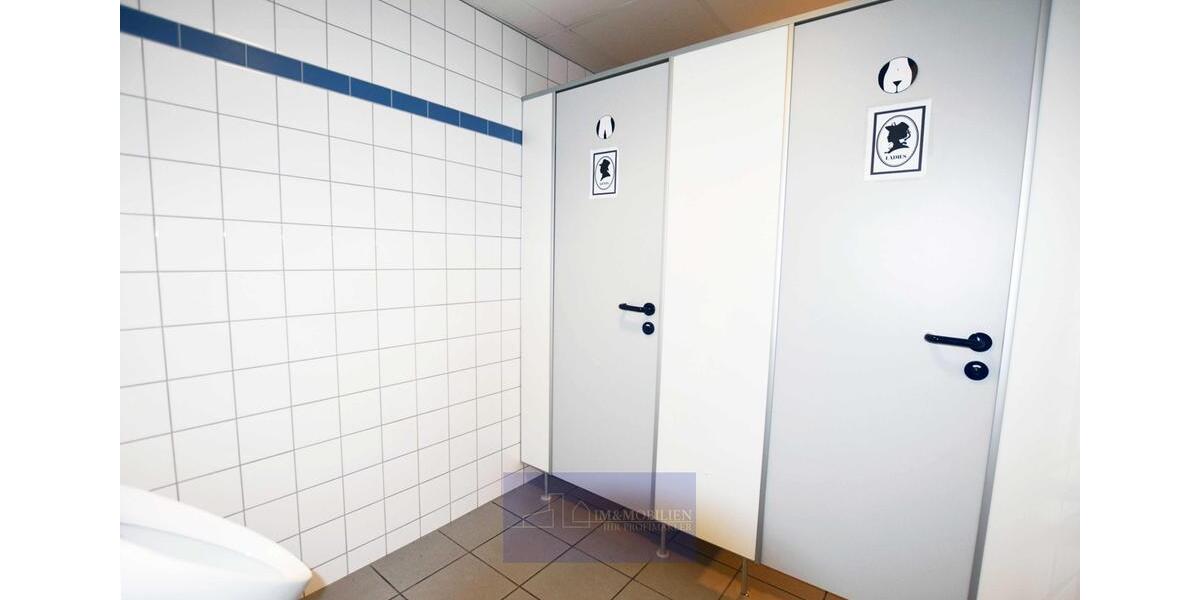 ERLANGEN-TENNENLOHE - HELLE BÜROS - KÜCHE - TEIKLIMA - BAB 373ÖPNVAIRPORT zimmer