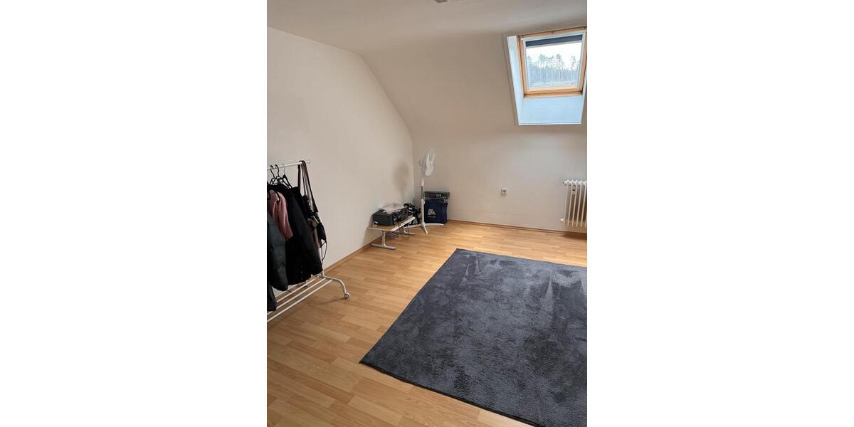 Dachgeschoßwohnung Erlangen Alterlangen - 3 Zimmer, 70 m&sup2;, 820&euro; | Angebot:25720244