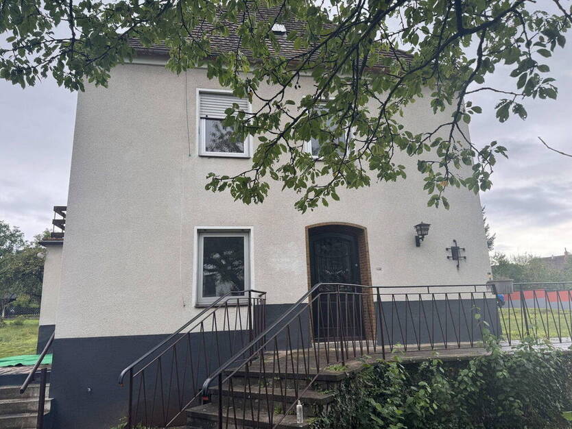 Zweifamilienhaus mit 1000m2 Grundstück 5 zimmer