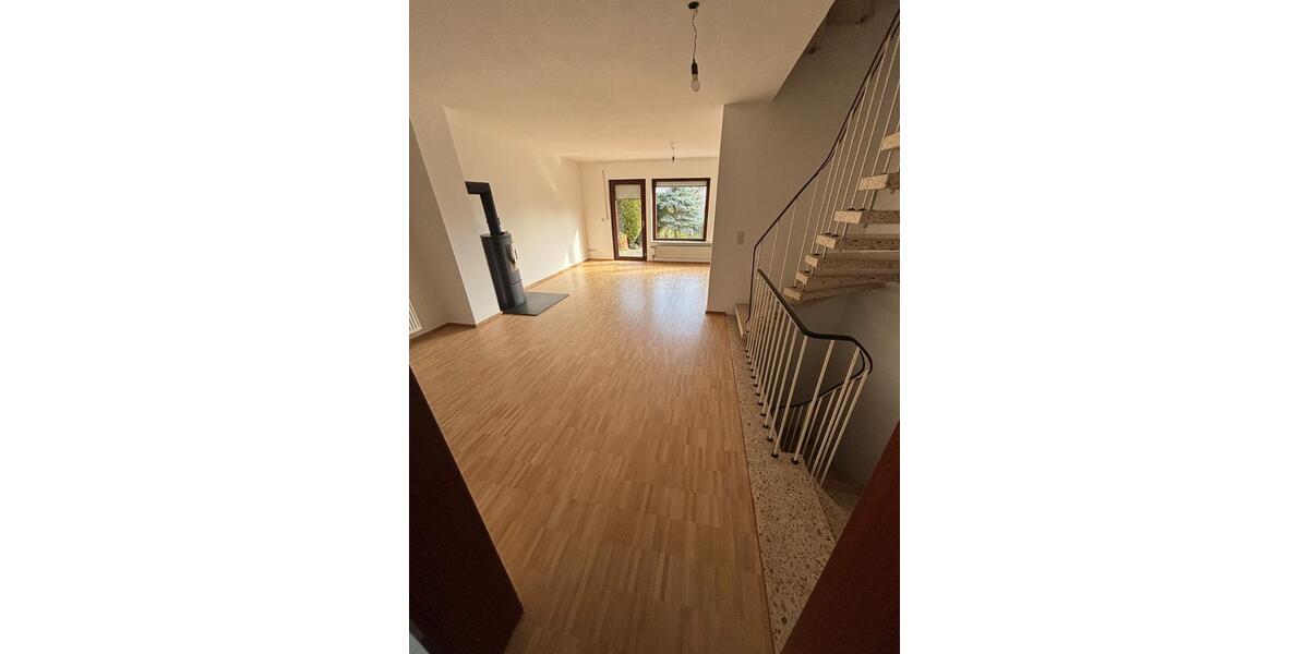 Reihenhaus Nürnberg Holzheim - 6 Zimmer, 120 m&sup2;, 1.700&euro; | Angebot:26048184