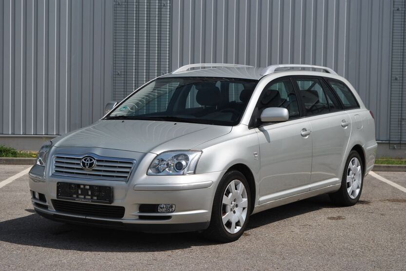 Toyota Avensis 164.000 km 1.950 € Nürnberg 90429