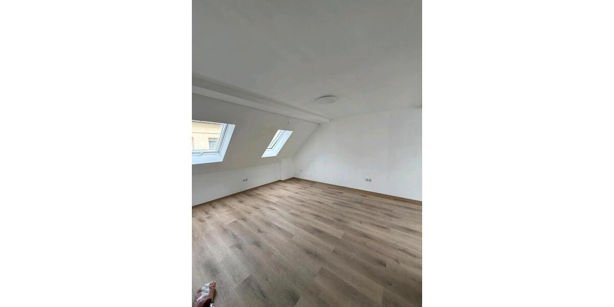 Dachgeschoßwohnung Nürnberg Eberhardshof - 3 Zimmer, 55 m&sup2;, 900&euro; | Angebot:26560528