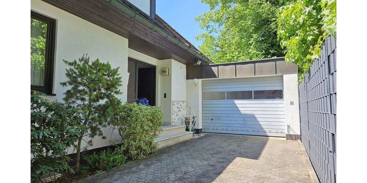 TOP WOHNLAGE-Nürnberg-Weiherhaus! Doppelhaushälfte mit Terrasse, Garten und Garage! 4 zimmer