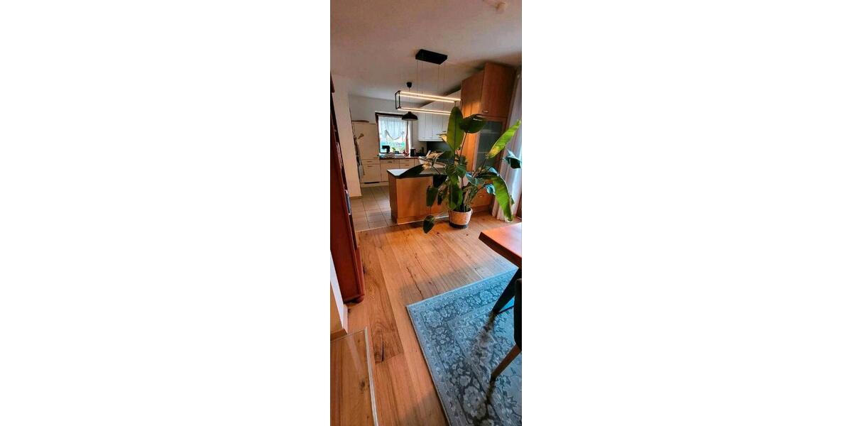 Doppelhaushälfte Roth - 6 Zimmer, 156 m&sup2;, 1.800&euro; | Angebot:26403436