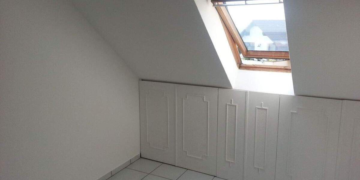 Dachgeschoss-Wohnung mit Ausblick 2 zimmer