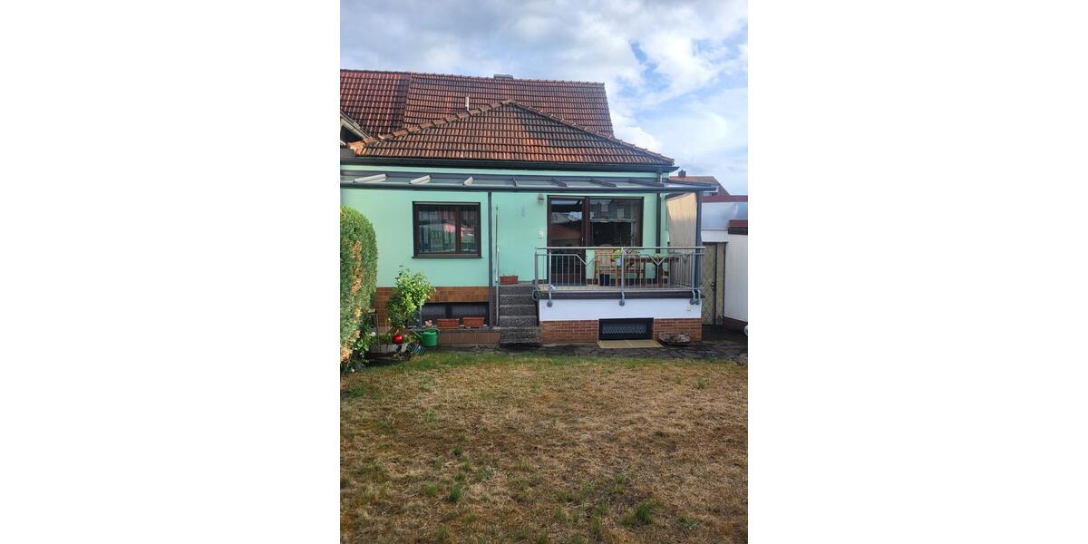 Gemütliche Doppelhaushälfte mit Garten 4 zimmer