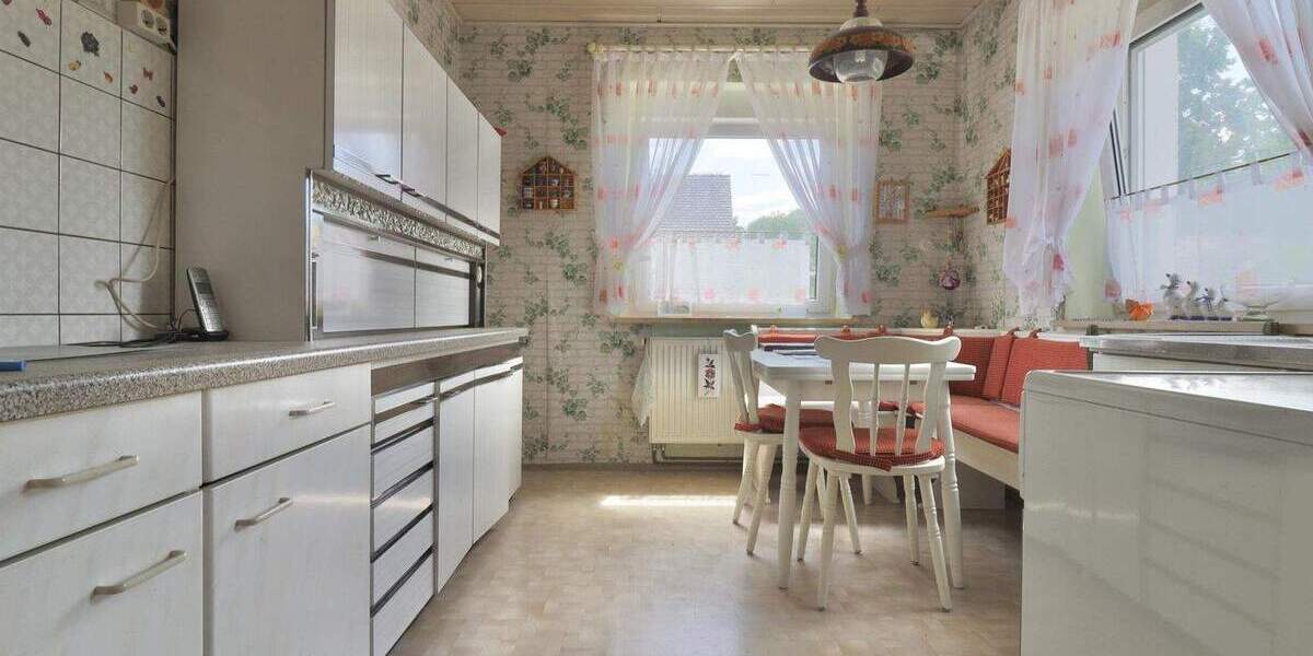 Zwei auf einen Streich! Doppelhaus mit flexibler Nutzung zentral in Feucht! 7 zimmer