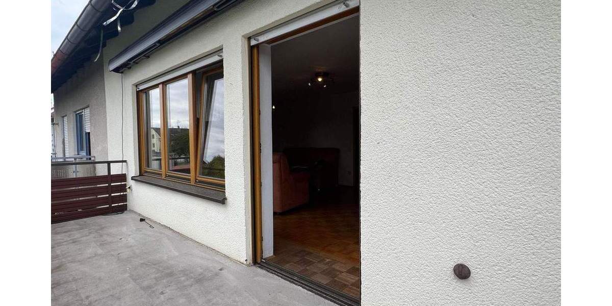 DHH in Erlangen-Frauenaurach...Hier das Besondere! - Zwei Wohneinheiten in einem Haus 5 zimmer