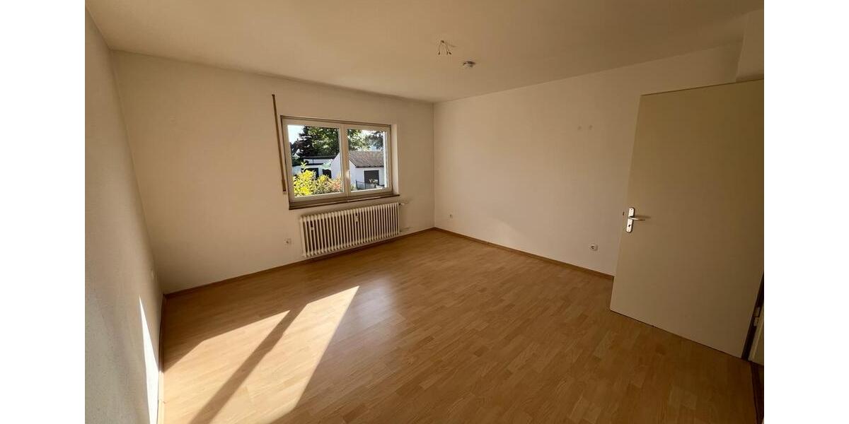 Etagenwohnung Roth - 1 Zimmer, 74 m&sup2;, 750&euro; | Angebot:27616405