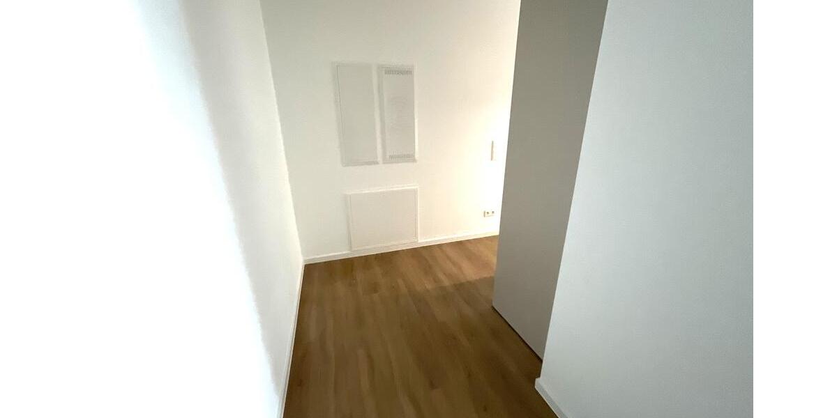 Attraktive 3-Zimmer-Wohnung mit Loggia und Einbauküche 3 zimmer