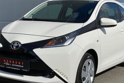 Toyota Aygo (X) 35.000 km 7.490 € Fürth 90763