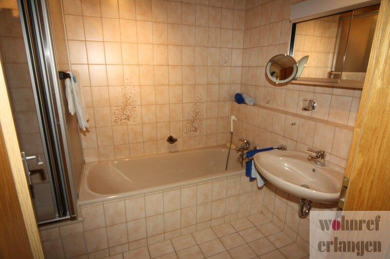 Mehrfamilienhaus, Wohnhaus Nürnberg Großgründlach - 4 Zimmer, 110 m&sup2;, 1.590&euro; | Angebot:26376789