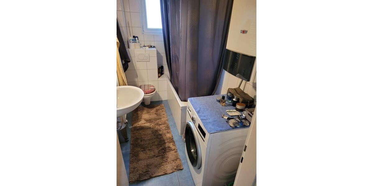 Helle, modernisierte 2-Zimmer-Wohnung mit Balkon – Zentrale Lage 2 zimmer