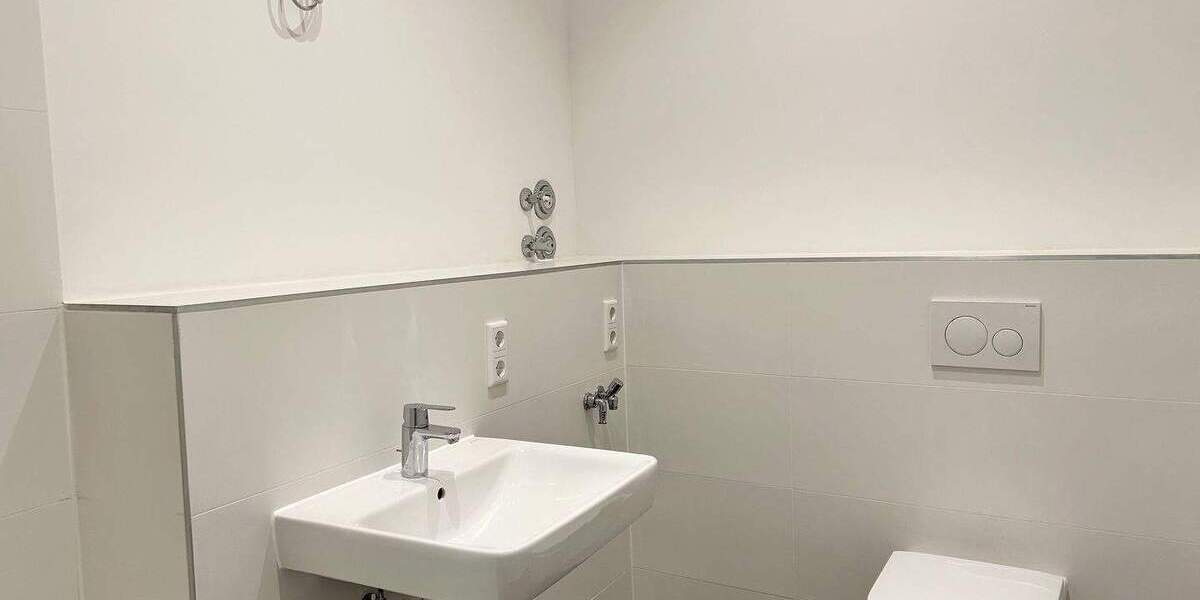 ***REPRÄSENTATIVE LADENEINHEIT *** IN BESTER LAGE AM MARKTPLATZ IN LAUF 3 zimmer