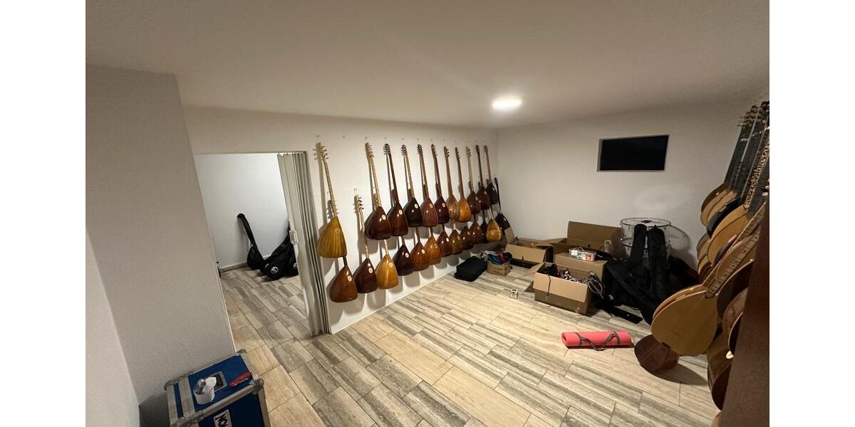 Traumhafte Doppelhaushälfte mit Garten, Terrasse und Garage 4 zimmer