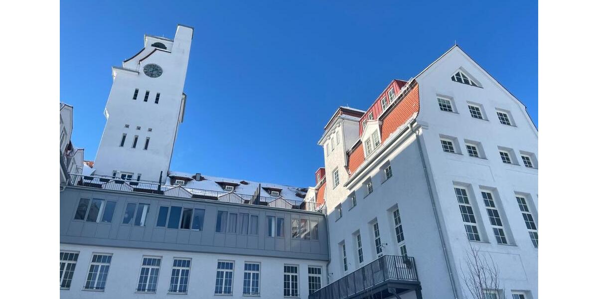 Spektakuläre Drei-Zimmer-Dachterrassen-Wohnung in komplett sanier 3 zimmer