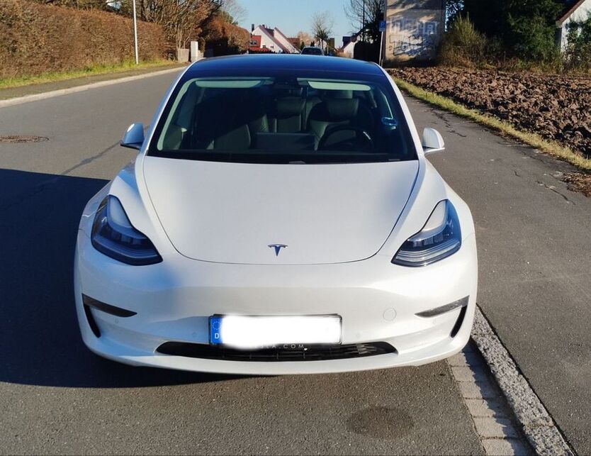 Tesla Model 3 150.500 km 22.500 € Erlangen 91054