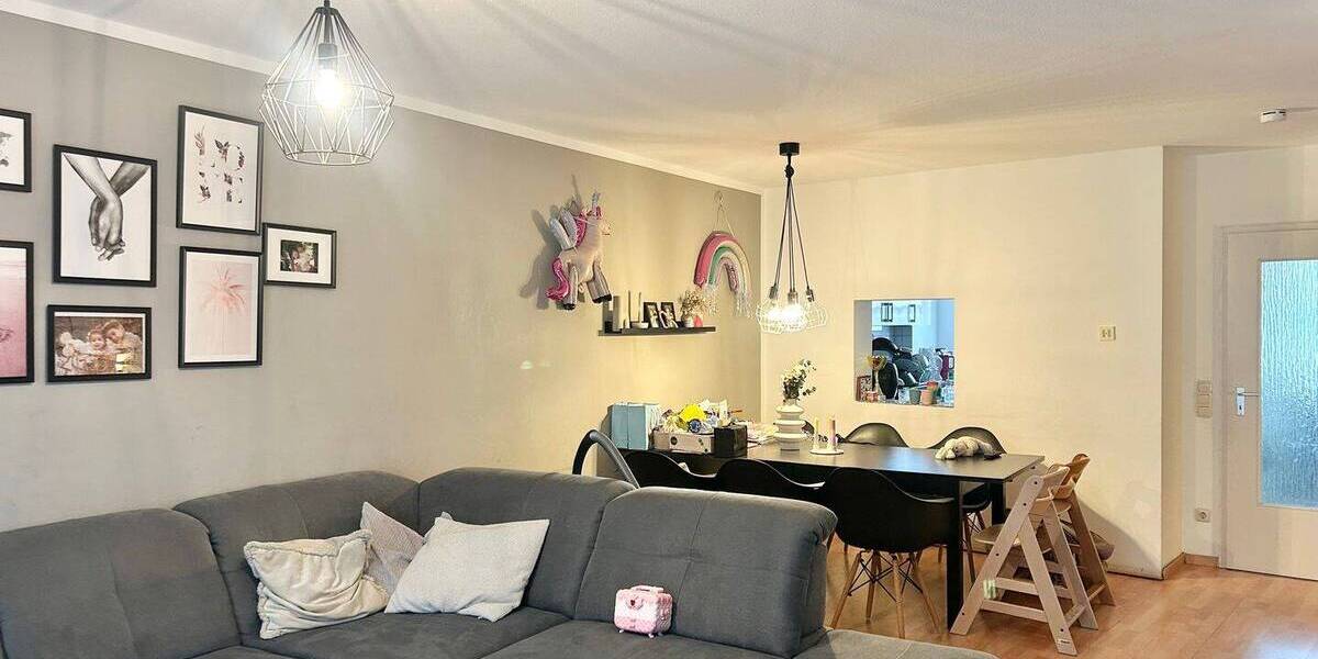 Reihenmittelhaus Fürth Burgfarrnbach - 4 Zimmer, 97 m&sup2;, 1.180&euro; | Angebot:26486511