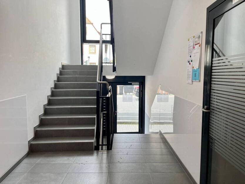 Moderne 2-Zimmer-Wohnung mit EBK und Balkon!