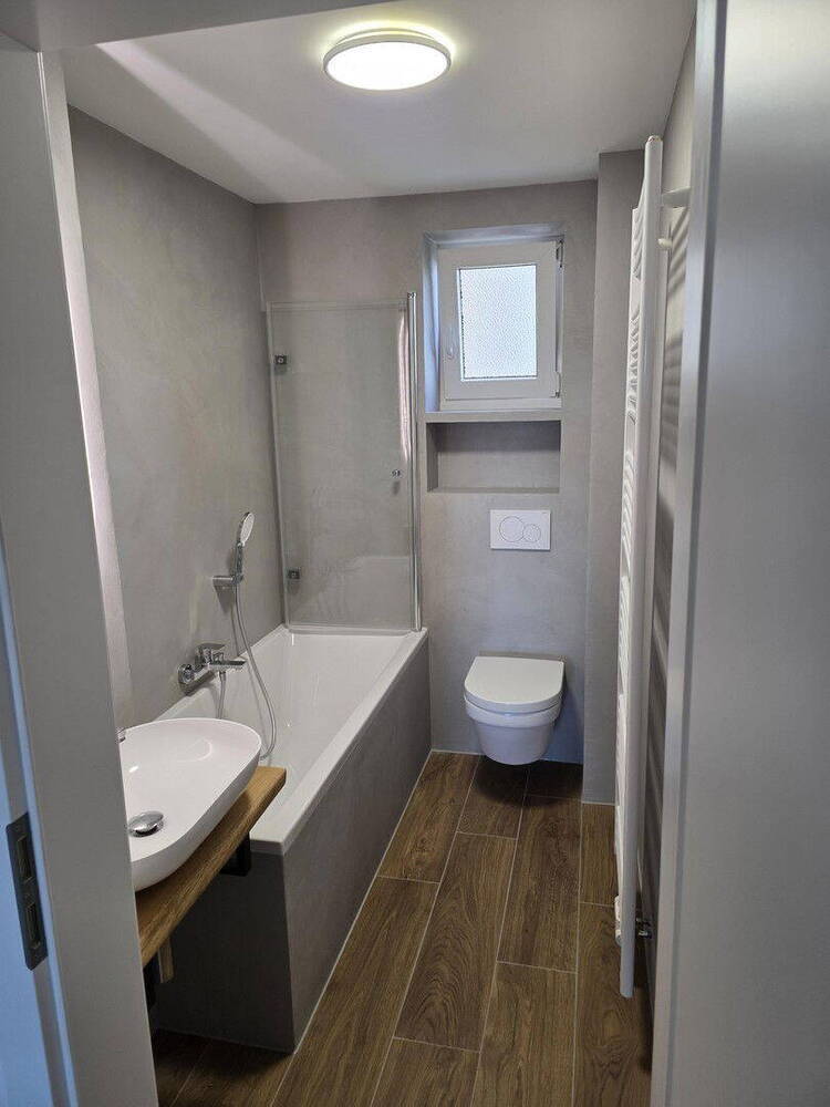 PROVISIONSFREI Attraktive, komplett renovierte 2-Zimmer-Wohnung mit Balkon zentrale Lage in Fürth