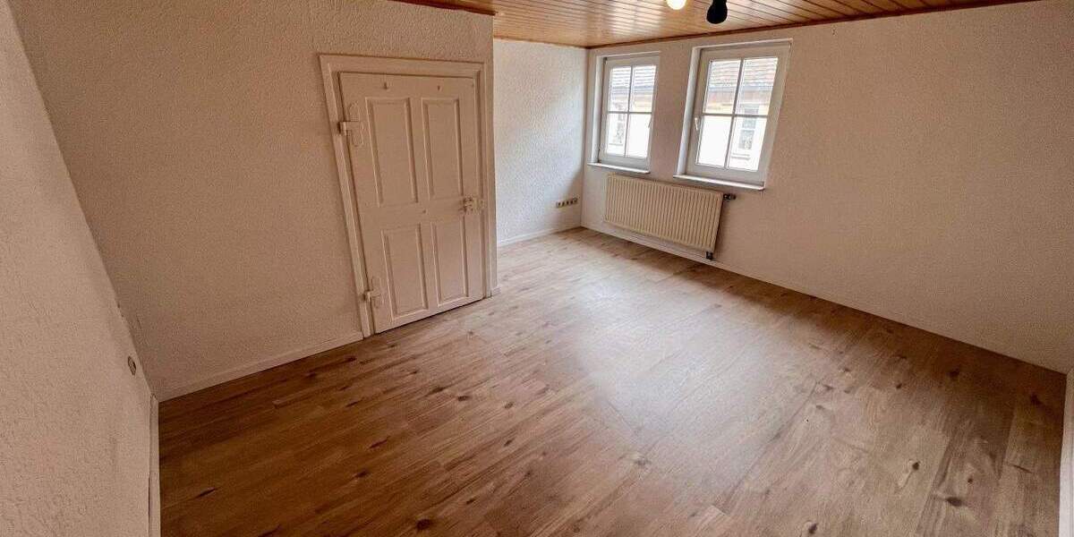 Einfamilienhaus Roth - 3 Zimmer, 110 m&sup2;, 1.200&euro; | Angebot:25667507