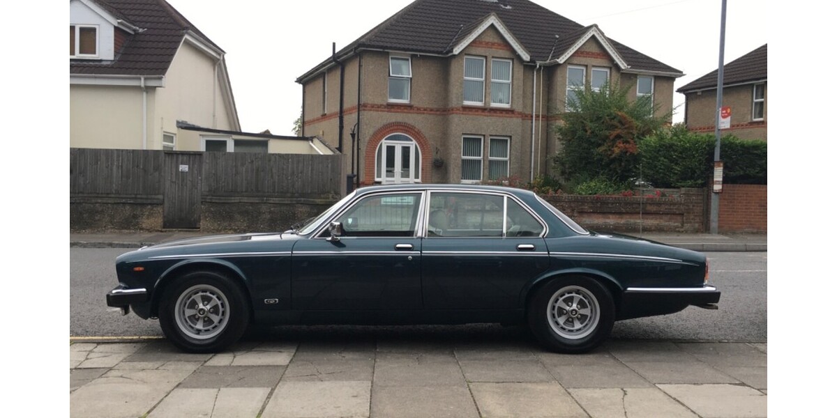 Jaguar XJ12 59.000 km 19.900 € Zirndorf 90513