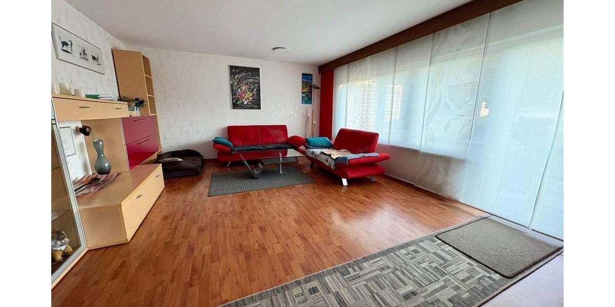 Hier wohnt man gern: Kinder willkommen...Großzügiges REH in ER-Eltersdorf 8 zimmer