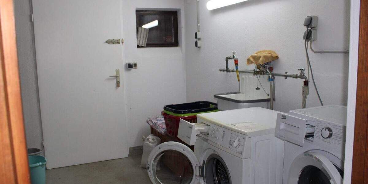 !! Dreifamilienhaus in Erlangen-Alterlangen – stabile Mietsituation, nachhaltige begehrte Lage !! 7 zimmer