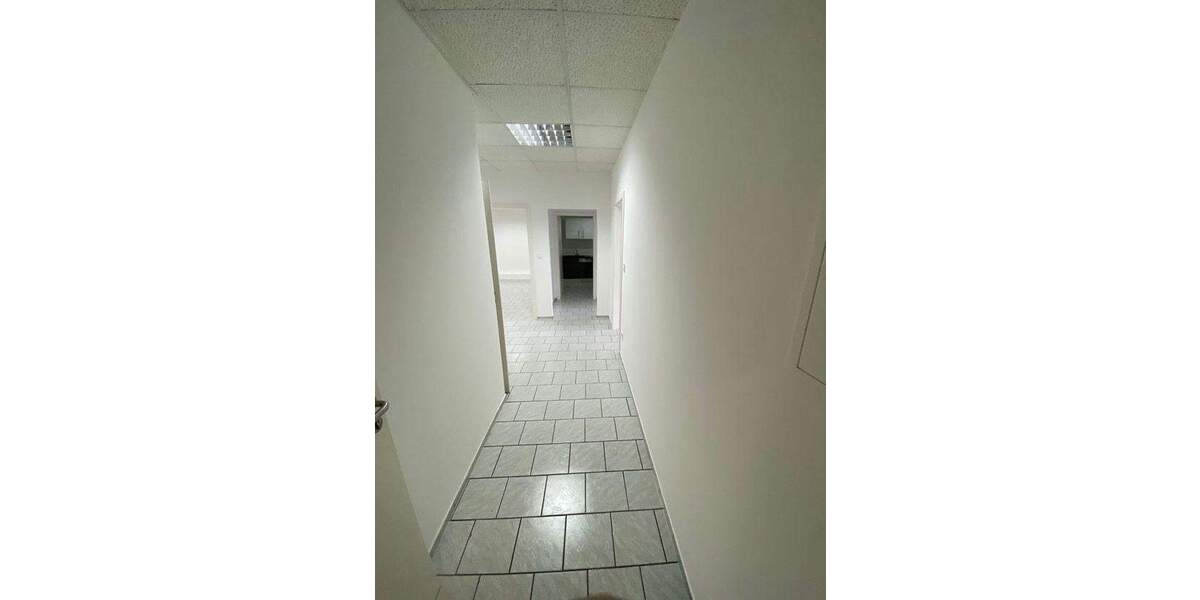 Helle Bürofläche (88 m²) in Fürth - 2 große Büros, Teeküche, Top-Anbindung, provisionsfrei zimmer