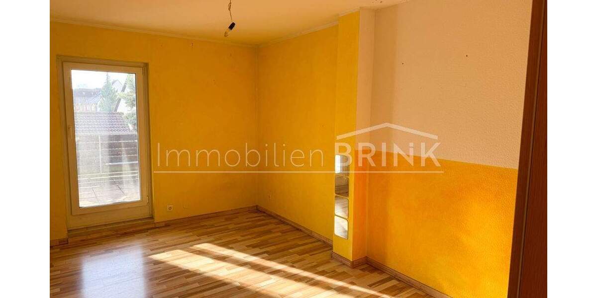 Lichtdurchflutete, große 3-Zimmer Wohnung, Balkon und überdachter Stellplatz in Langenzenn 3 zimmer