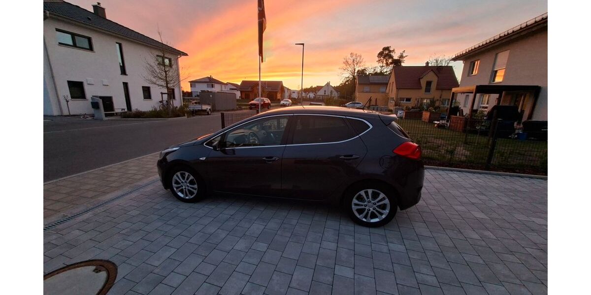 Kia ceed / Ceed 110.000 km 7.500 &euro; Burgthann 90559