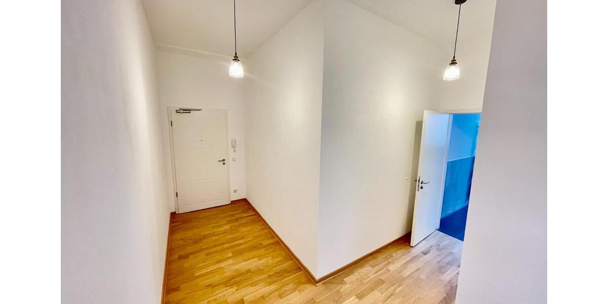 Spektakuläre Drei-Zimmer-Dachterrassen-Wohnung in komplett sanier 3 zimmer