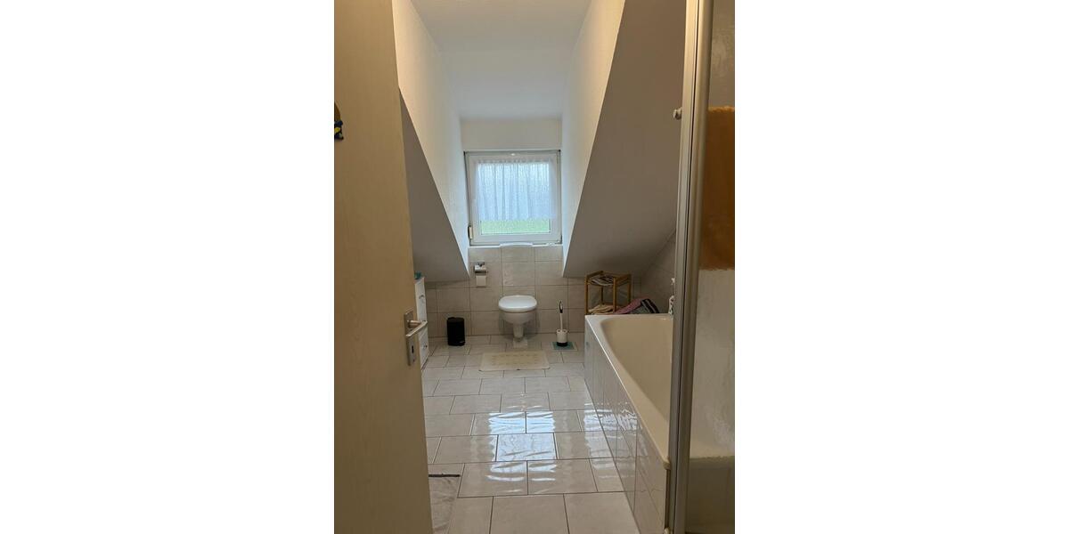 Attraktive 2-Zimmer Dachgeschoss Wohnung in Großenseebach 2 zimmer