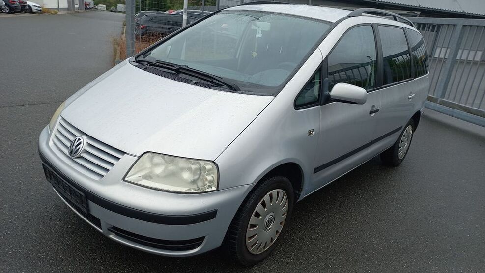 VW Sharan 321.918 km 1.999 € Nürnberg 90431