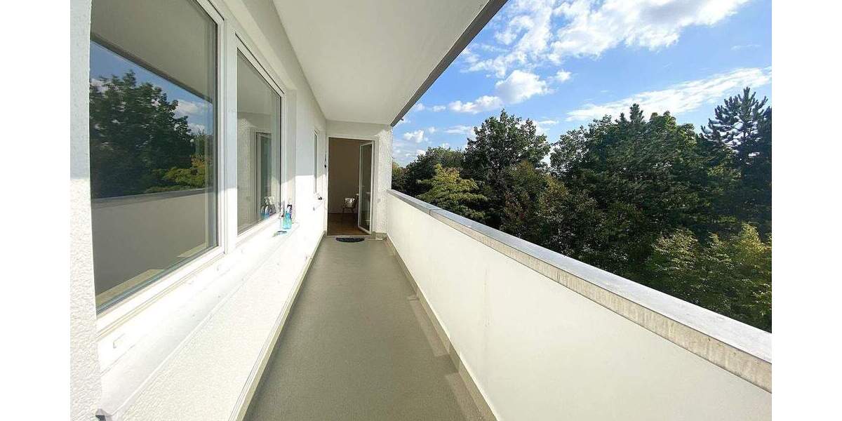 Helle 3-Zimmer-Wohnung mit Süd-Balkon, Garage und Einbauküche - sofort beziehbar 3 zimmer