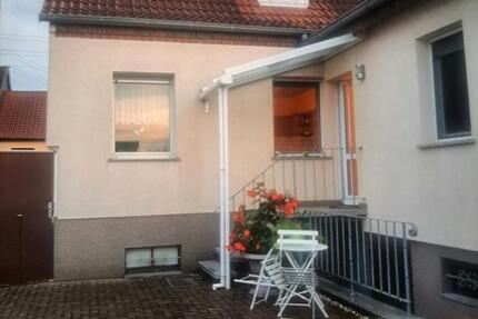 Haus Nürnberg Falkenheim - 5 Zimmer, 140 m&sup2;, 320.000&euro; | Angebot:26739812
