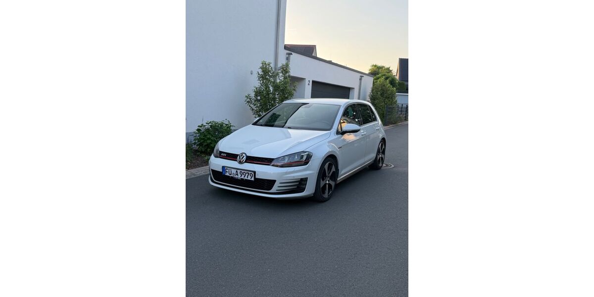 VW Golf 117.000 km 13.899 &euro; Oberasbach 90522