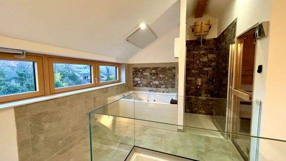 Luxus-Reihenmittelhaus mit Sauna, Designer-Küche und 256 m² Wohnfläche - Erstklassiges Wohnen 6 zimmer