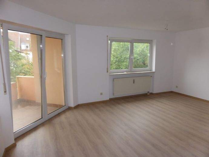 Top gepflegte 1-Zimmer-Wohnung mit Balkon direkt in Feucht