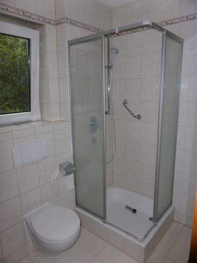 Top gepflegte 1-Zimmer-Wohnung mit Balkon direkt in Feucht