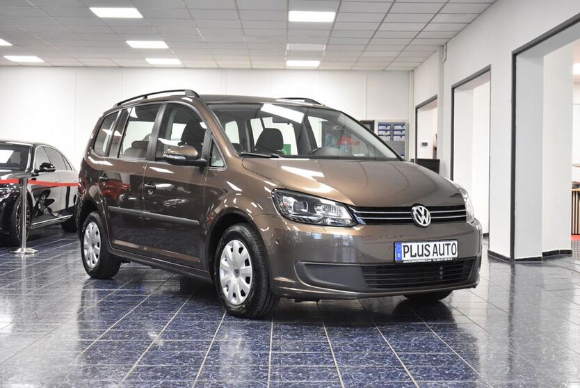 VW Touran 166.400 km 9.770 € Nürnberg 90431