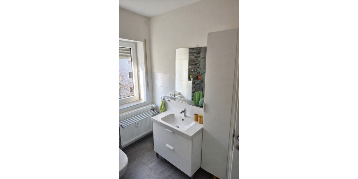 WG-geeignete 3-Zi Whg. (84m2) mit Einbauküche in der Nbg Südstadt 3 zimmer