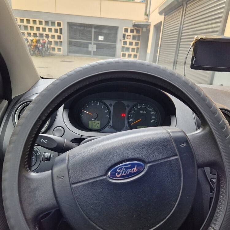 Ford Fiesta V 195.000 km 1.250 € Nürnberg 90403