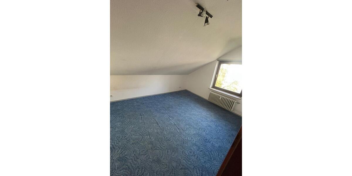 Dachgeschoßwohnung Langenzenn - 4 Zimmer, 94 m&sup2;, 850&euro; | Angebot:24812555