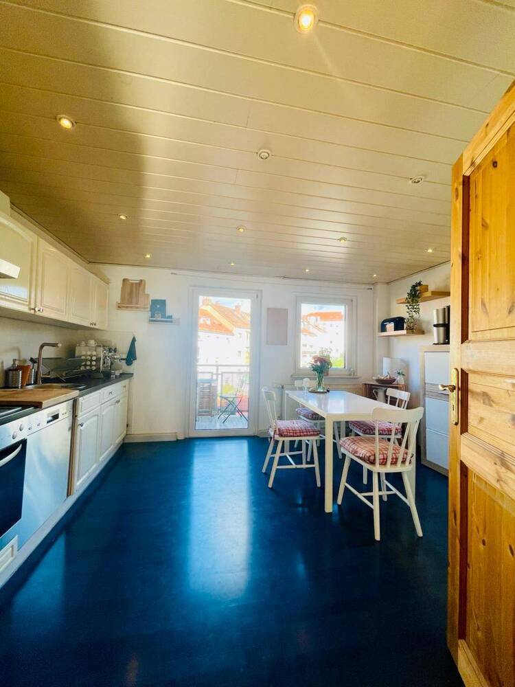 Schöne 4,5 Zimmer Wohnung - 2 Wohnebenen -ca. 107 Quadratmeter -Balkon-90489 Nürnberg
