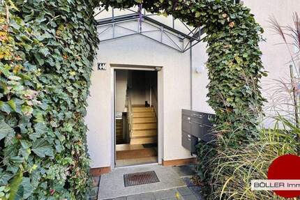 In top Lage: Schöne Dachgeschosswohnung mit Einbauküche und sonniger Dachterrasse! 3 zimmer